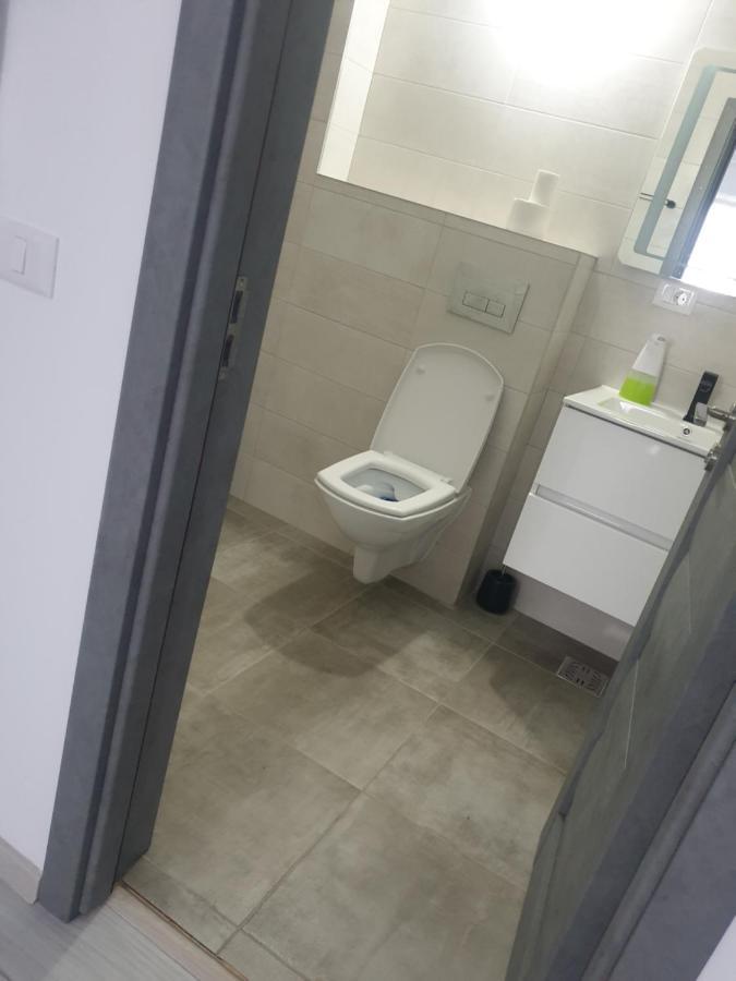 Apartament Dem Radulescu Langa Strand Ramnicu Valcea Exterior photo